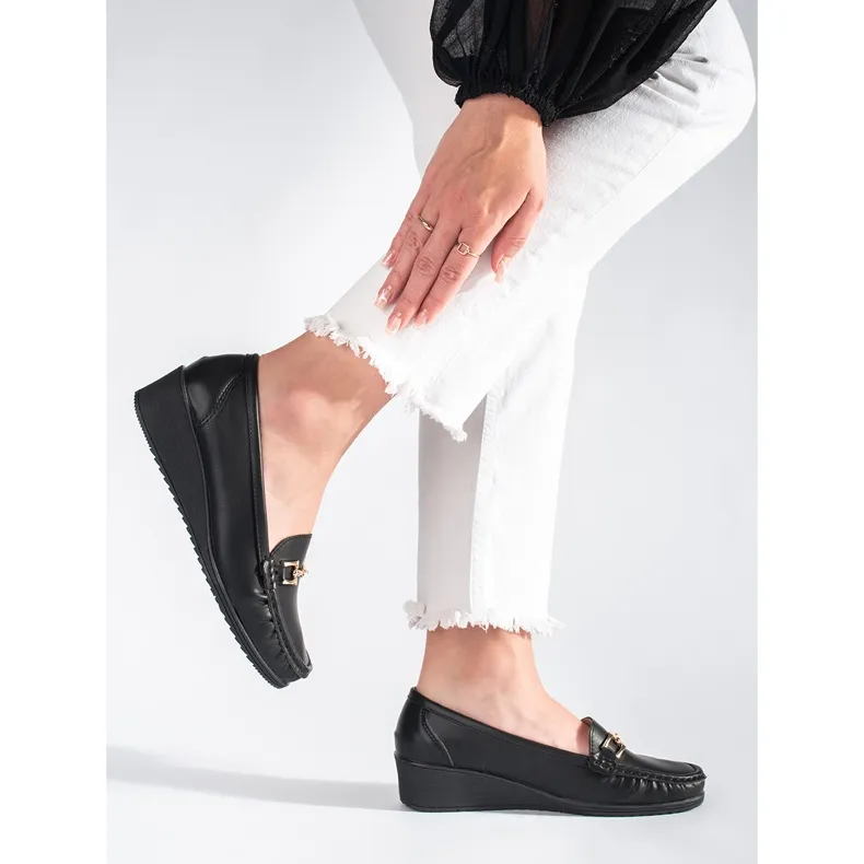 Black women's moccasins with buckle