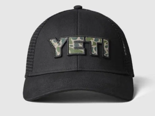 CAMO LOGO BADGE TRUCKER HAT