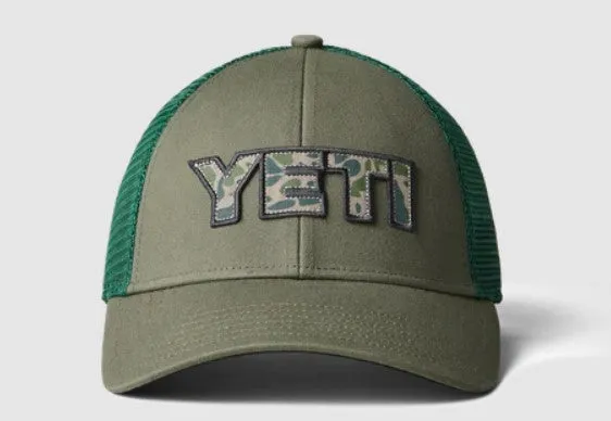 CAMO LOGO BADGE TRUCKER HAT