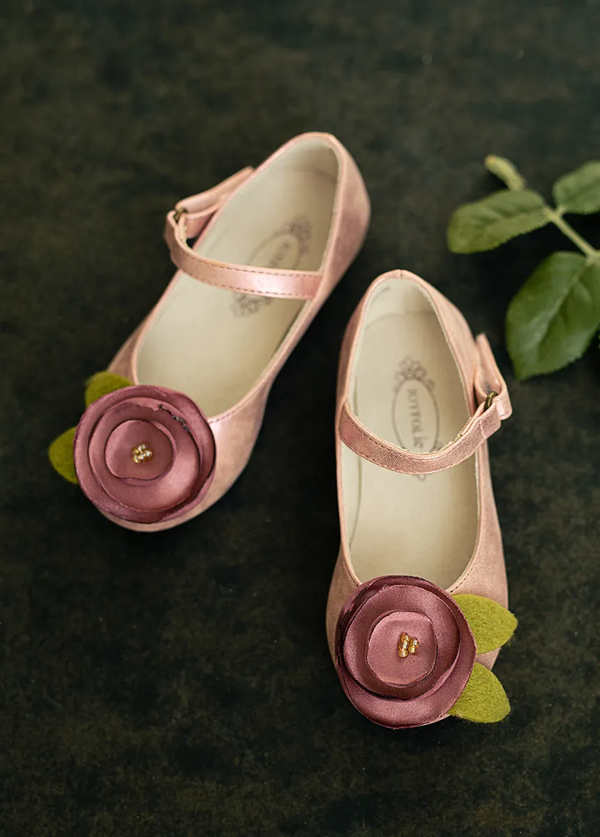 Charlotte Flat in Rose