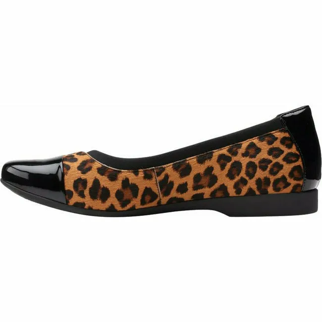 Clarks Women's Un Darcey Flat