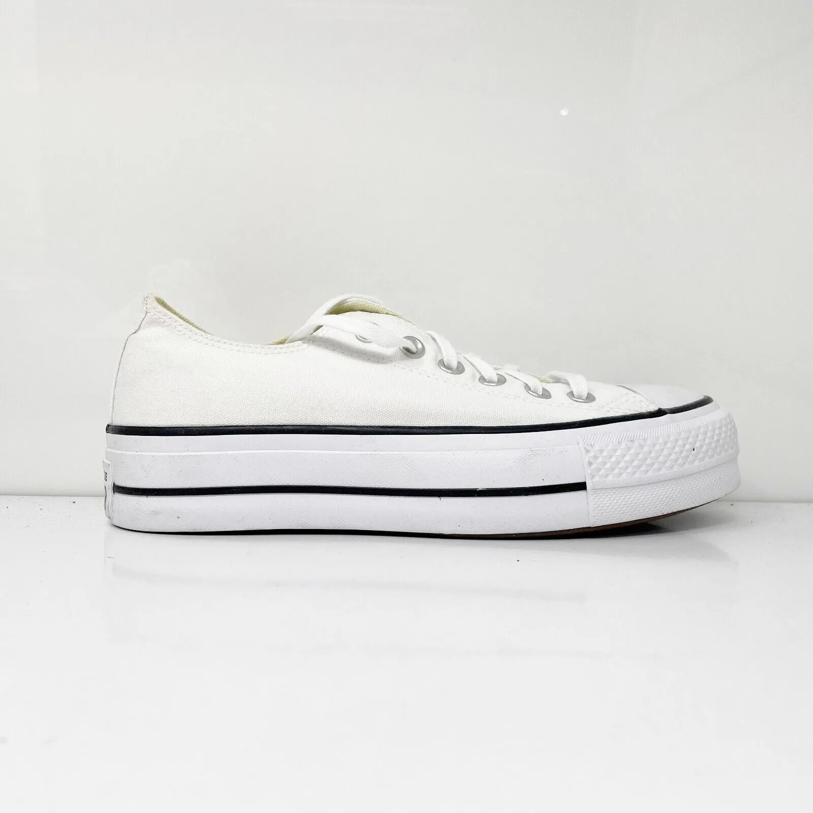 Converse Womens CTAS Lift 560251F White Casual Shoes Sneakers Size 7.5