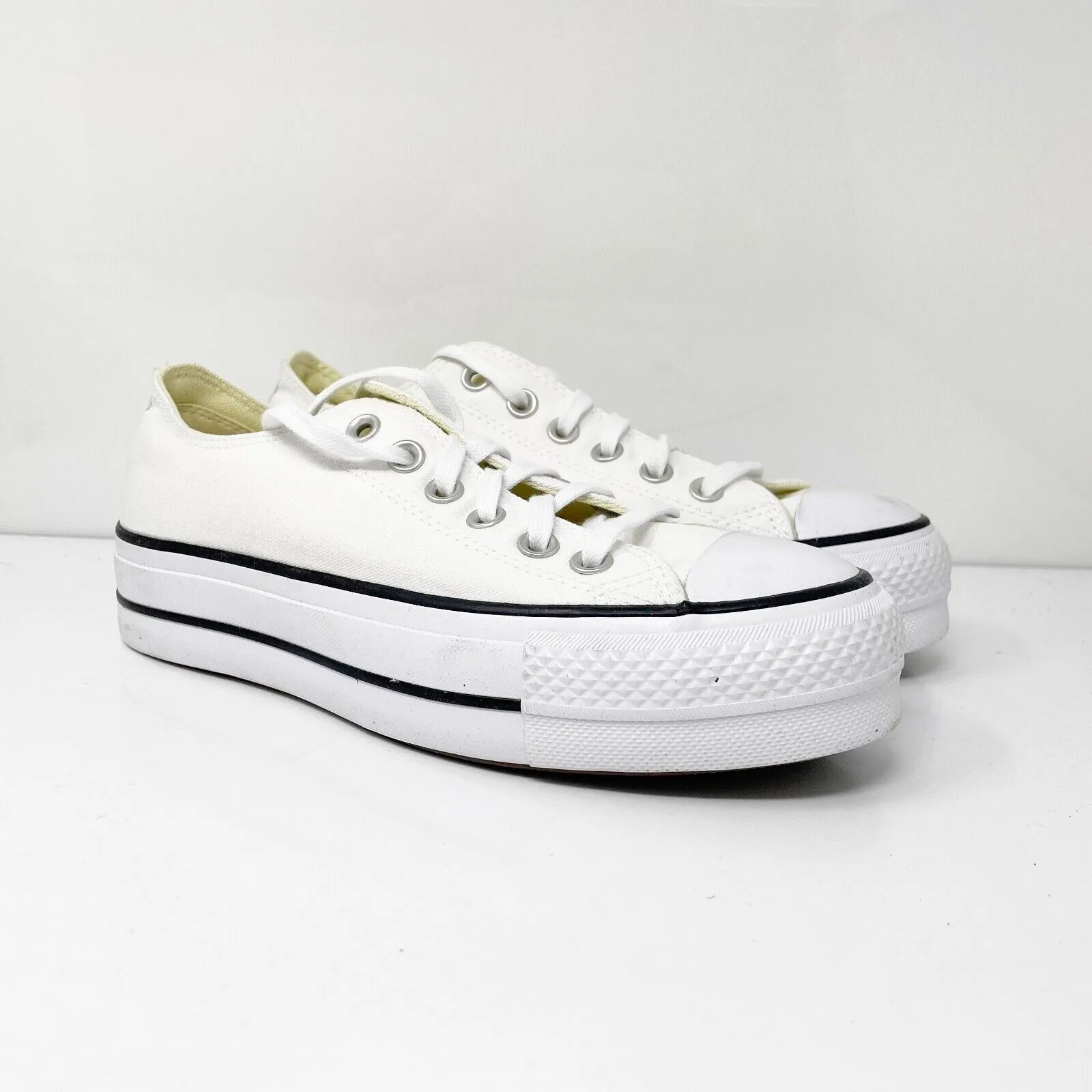 Converse Womens CTAS Lift 560251F White Casual Shoes Sneakers Size 7.5