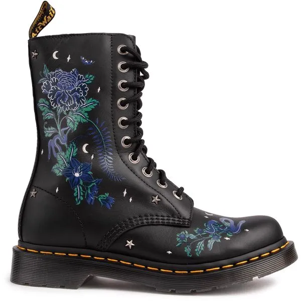 Dr Martens 1490 Boots