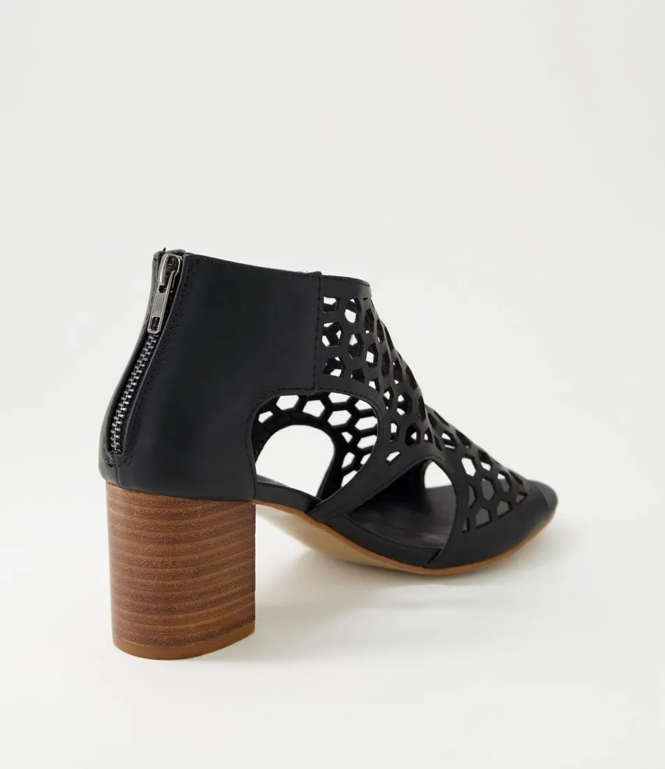 I LOVE BILLY Bettee Black Sandals