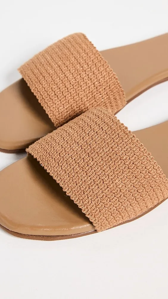 KAANAS   Mallow Textured Band Slides 