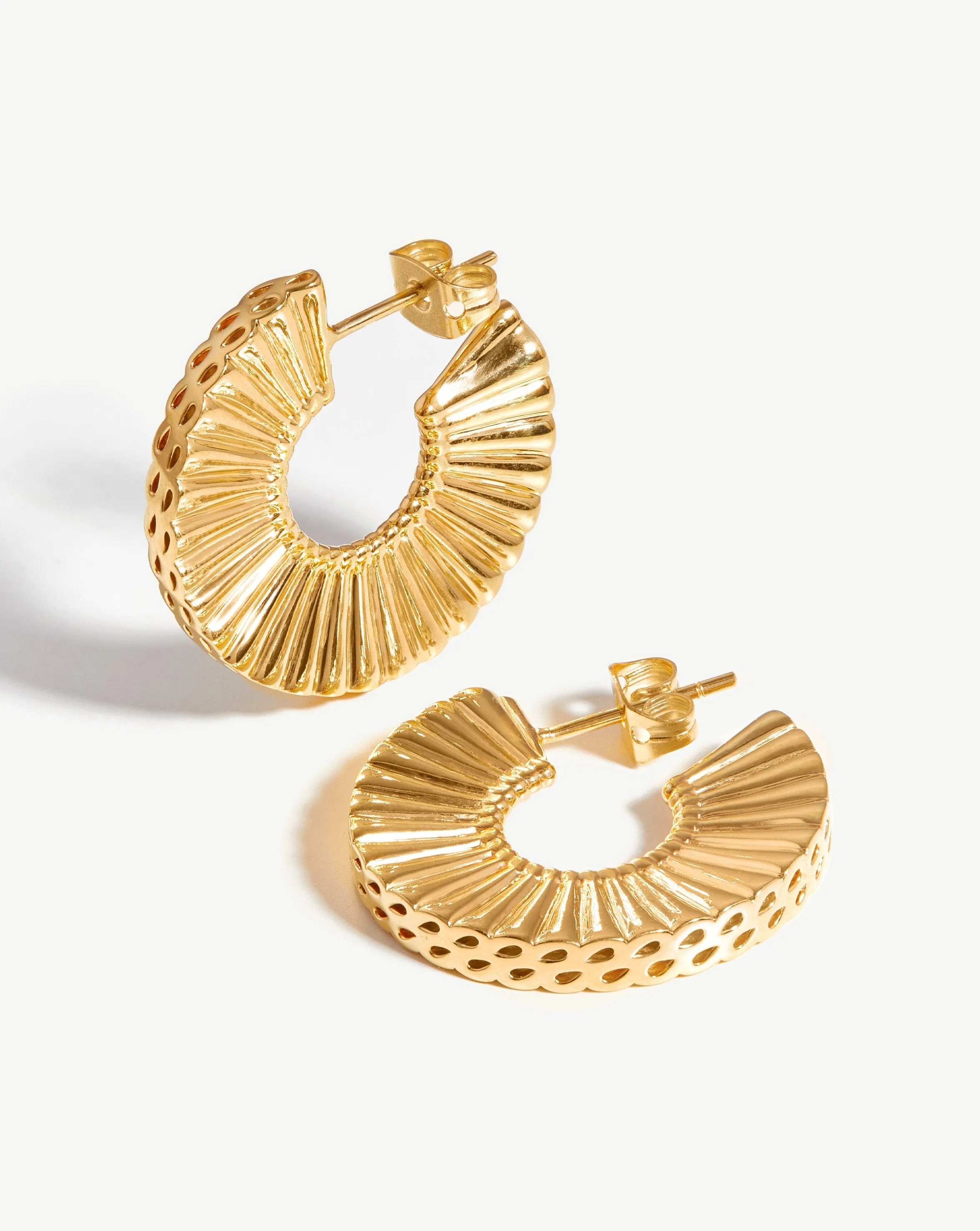 Medium Flat Frill Hoop Earrings