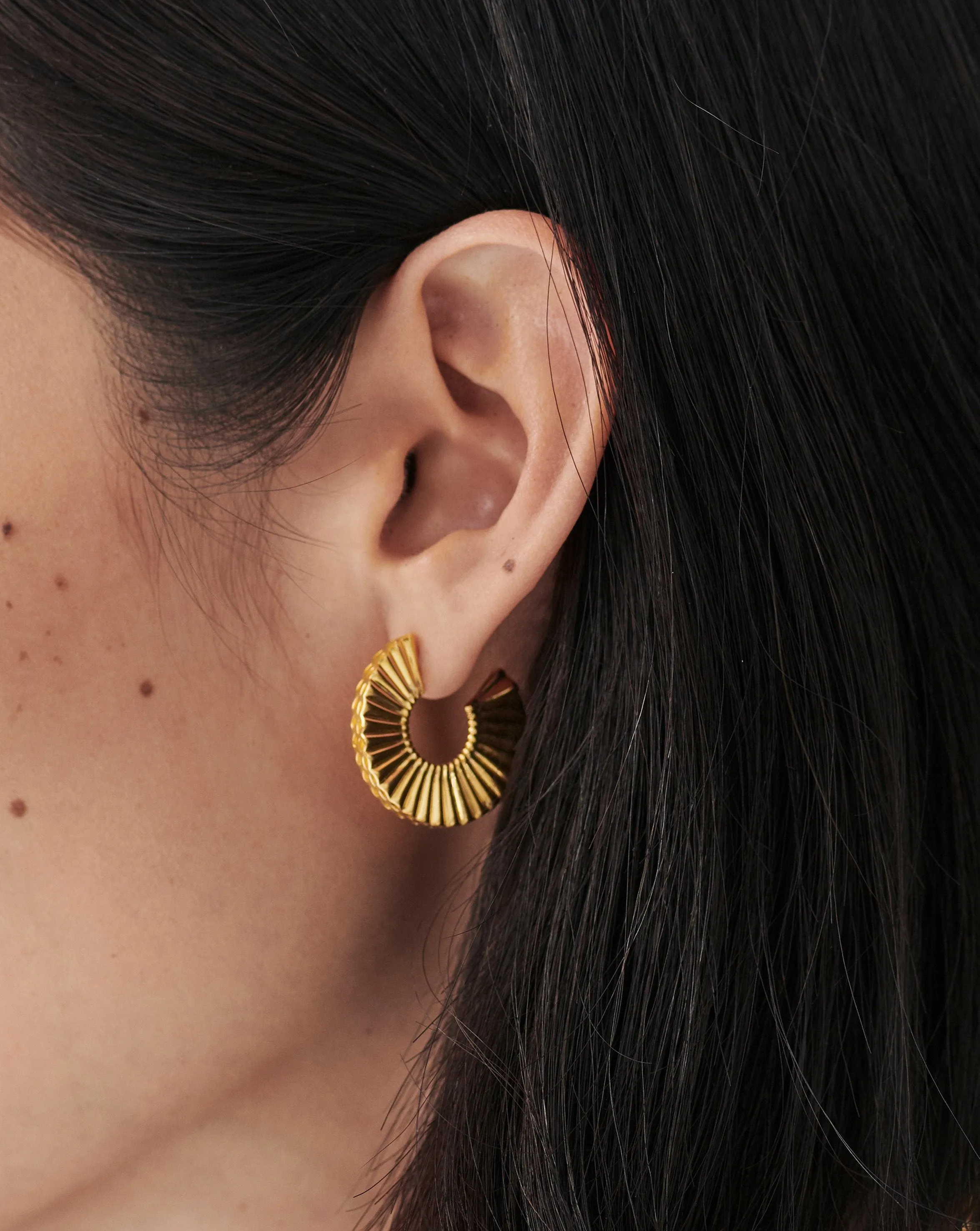 Medium Flat Frill Hoop Earrings