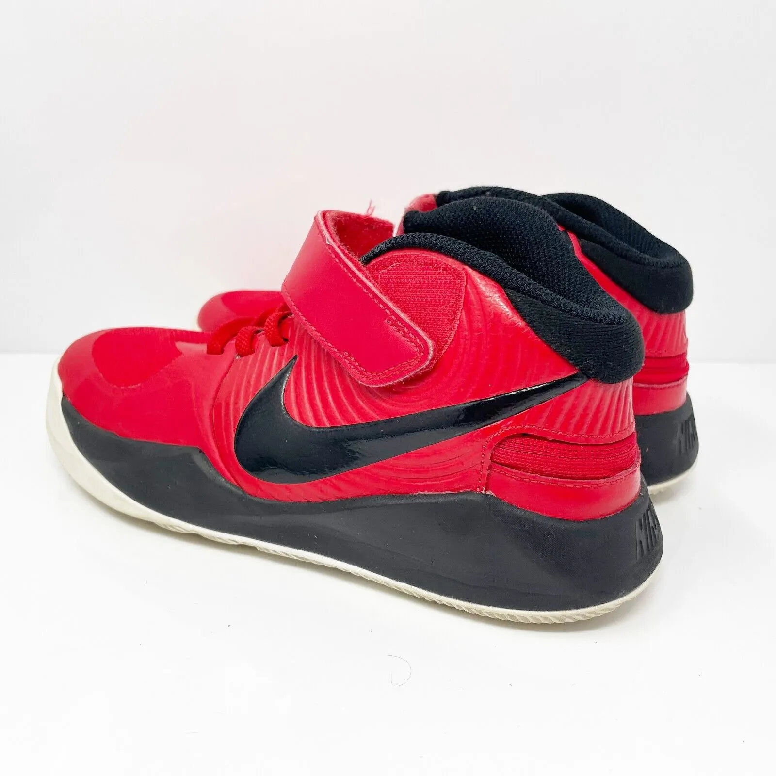 Nike Boys Team Hustle D9 FlyEase BV2952-600 Red Basketball Shoes Sneakers Sz 5Y