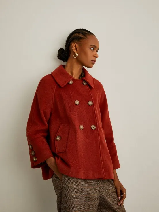 Large short coat with double buttons