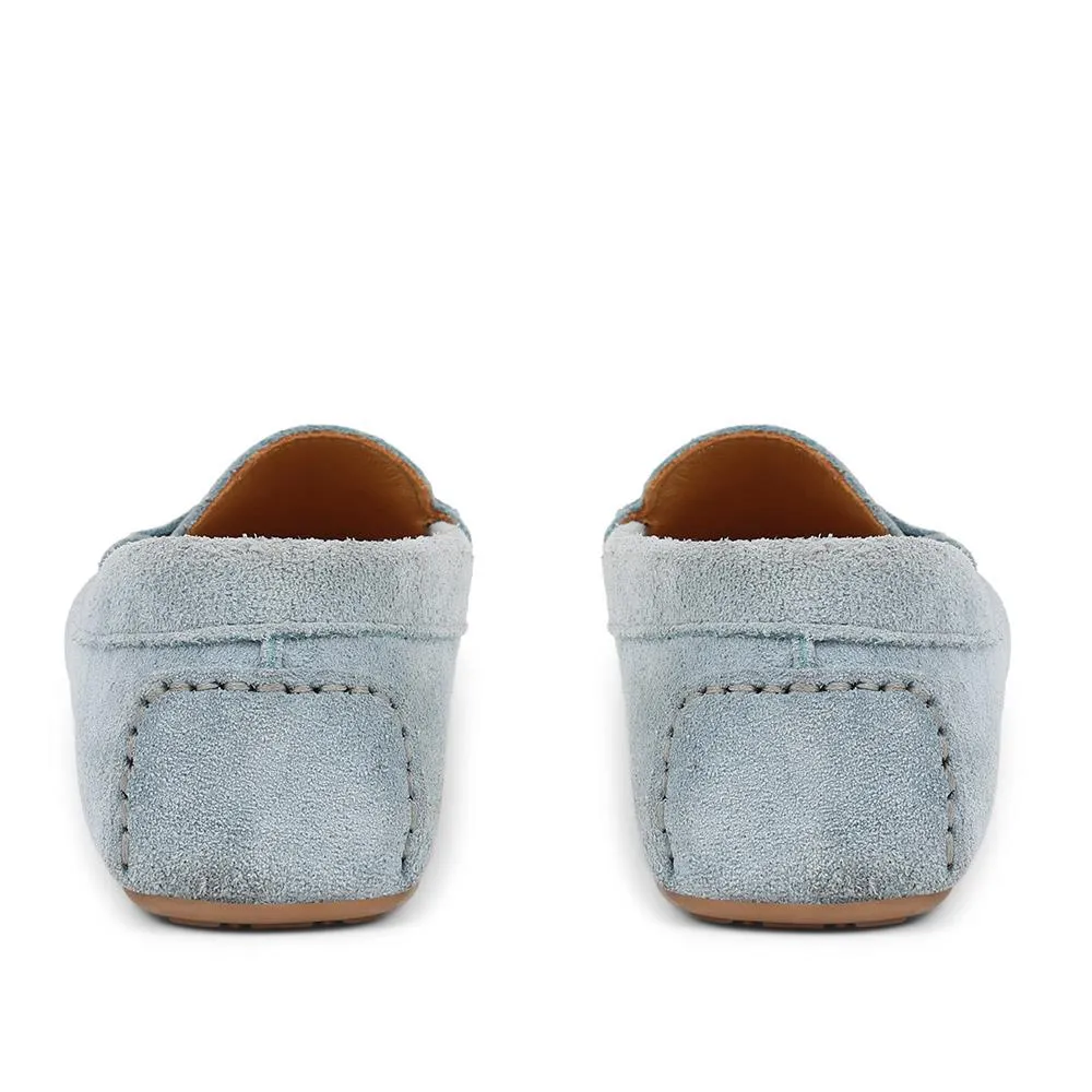 Penelopie Leather Moccasins - PENELOPIE / 322 368 can be rewritten as Fashionable Leather Moccasins by Penelopie - PENELOPIE / M