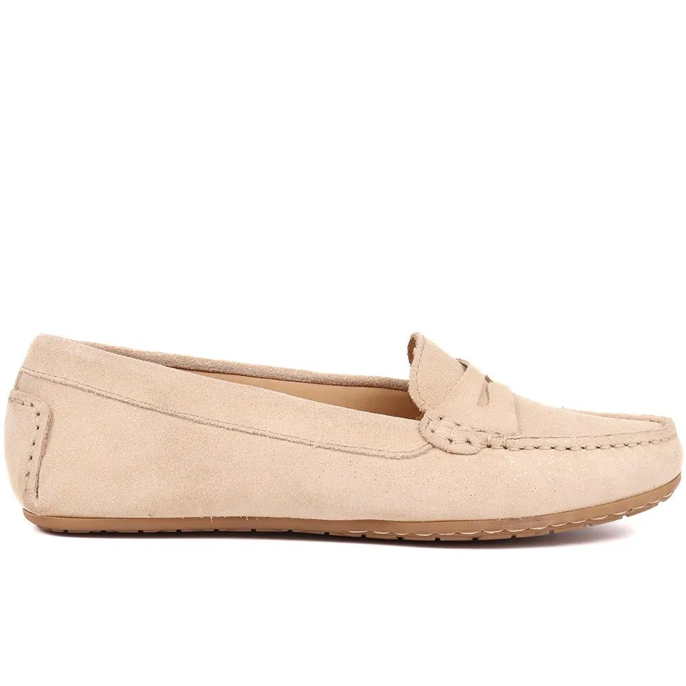 Penelopie Leather Moccasins - PENELOPIE / 322 368 can be rewritten as Fashionable Leather Moccasins by Penelopie - PENELOPIE / M