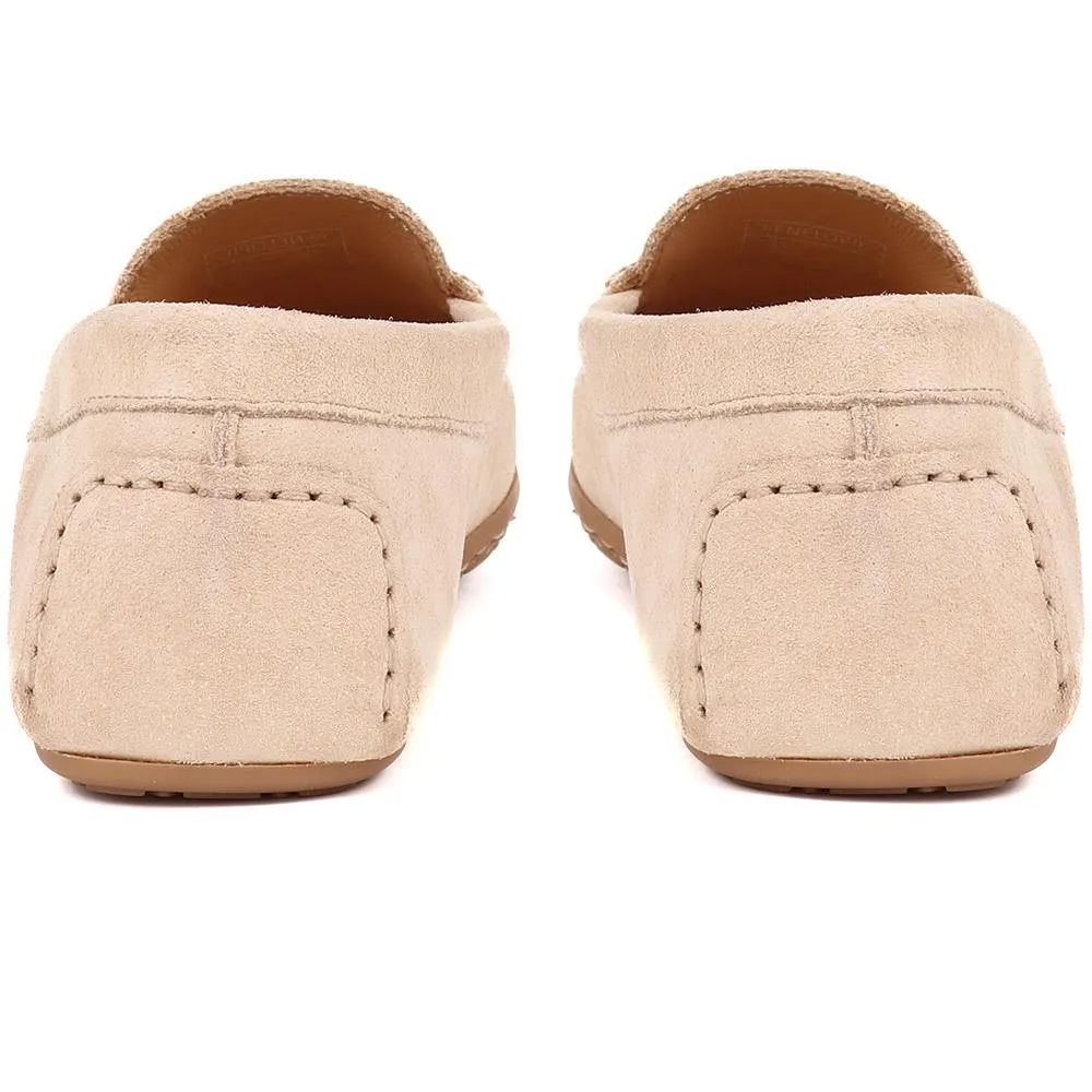 Penelopie Leather Moccasins - PENELOPIE / 322 368 can be rewritten as Fashionable Leather Moccasins by Penelopie - PENELOPIE / M