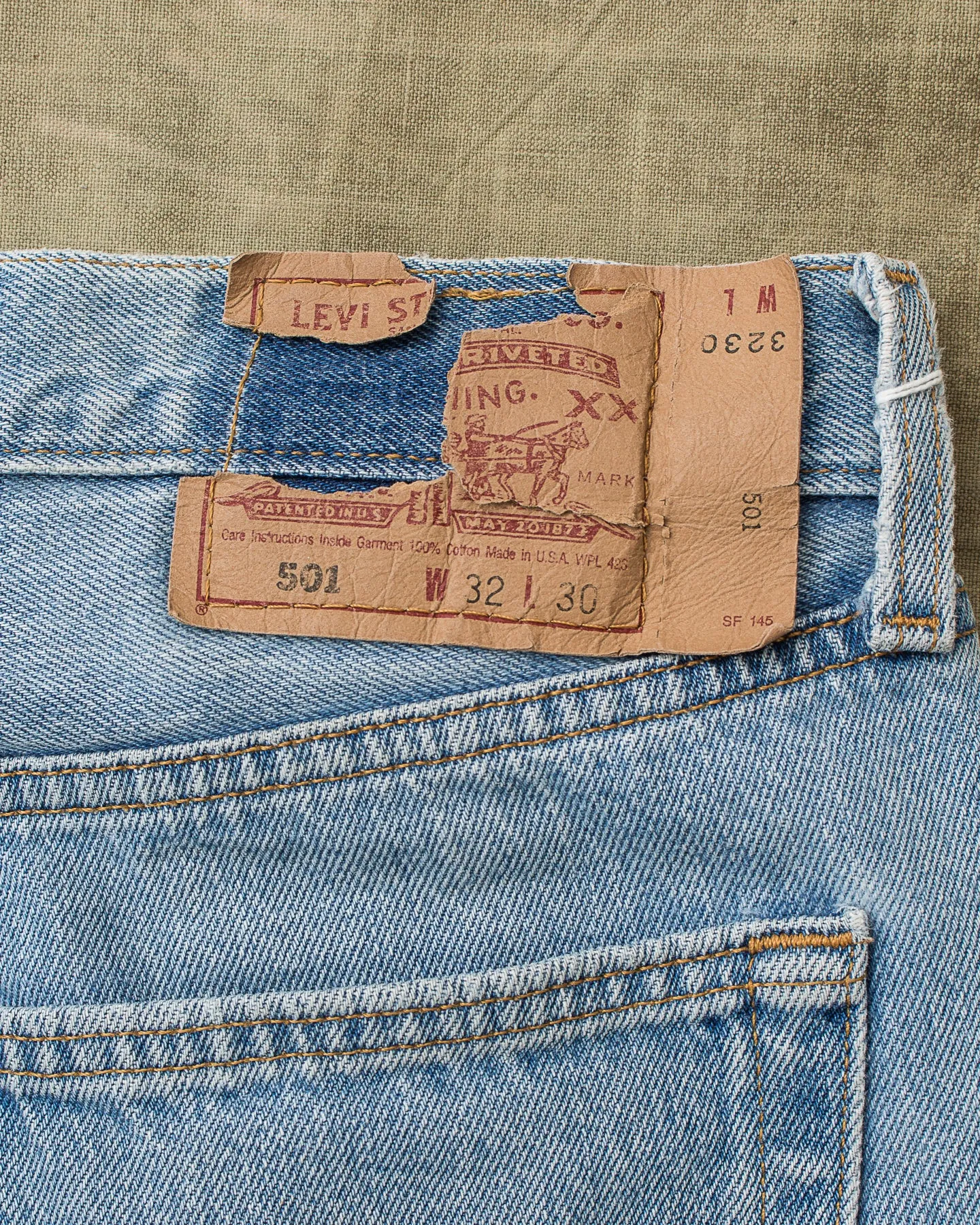 Vintage 1990's Made in USA Levi's 501 Jeans W 32 / L 30